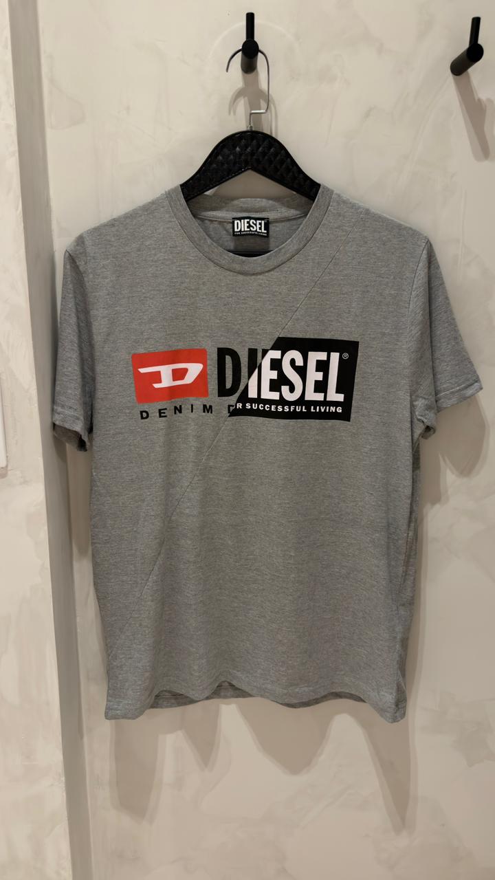 Camiseta Cinza Diesel