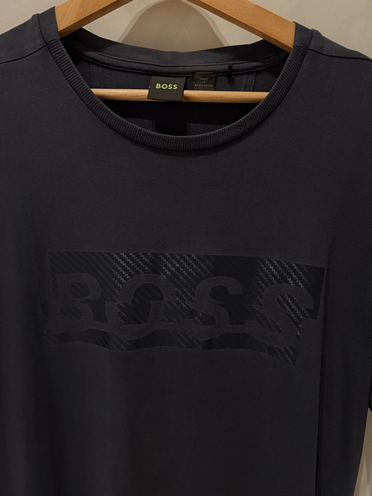 BOSS Cinza Logo Carbono