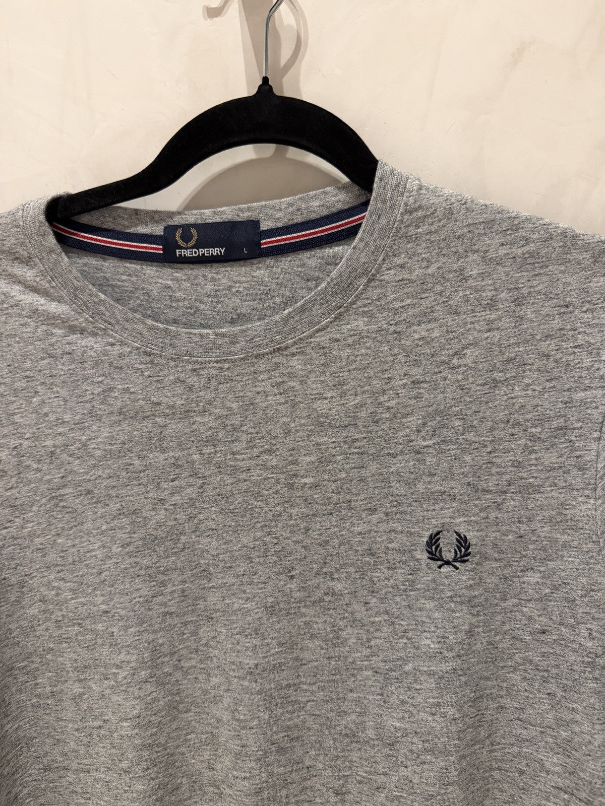 Fred Perry Cinza