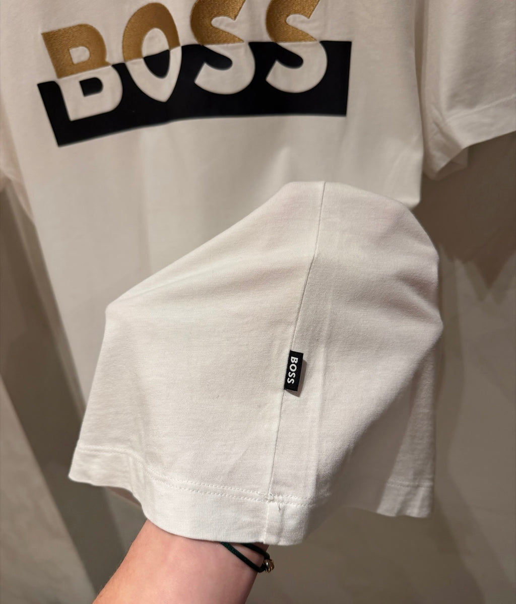 BOSS Branca Logo Dourado