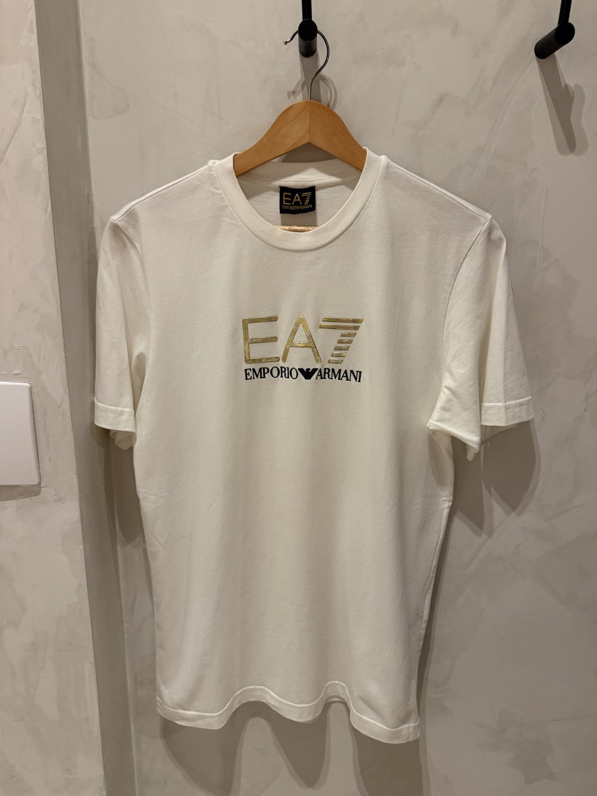 EA7 Branca Logo Dourado