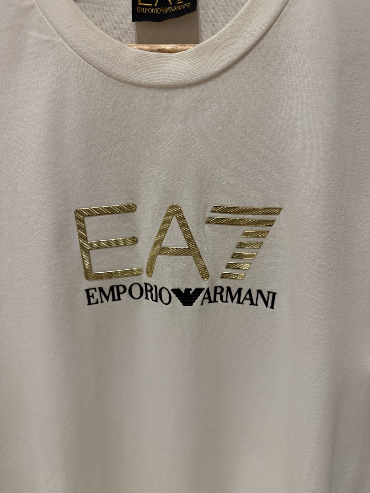 EA7 Branca Logo Dourado