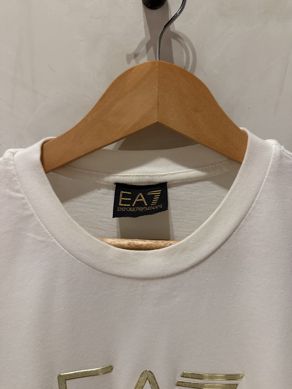 EA7 Branca Logo Dourado