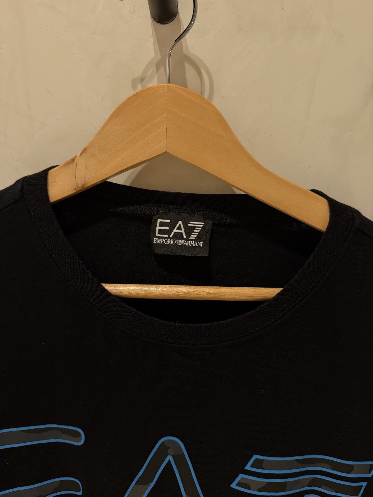 EA7 Preta Logo Azul