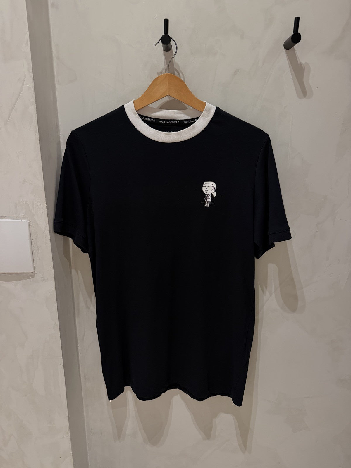 Karl Lagerfeld Preta Gola Branca