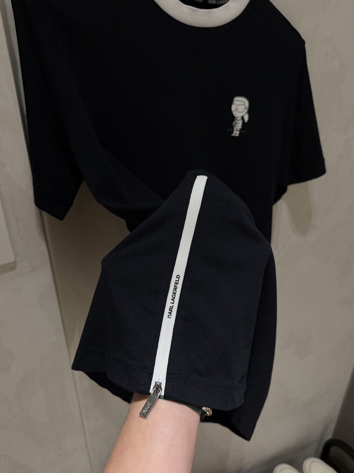 Karl Lagerfeld Preta Gola Branca