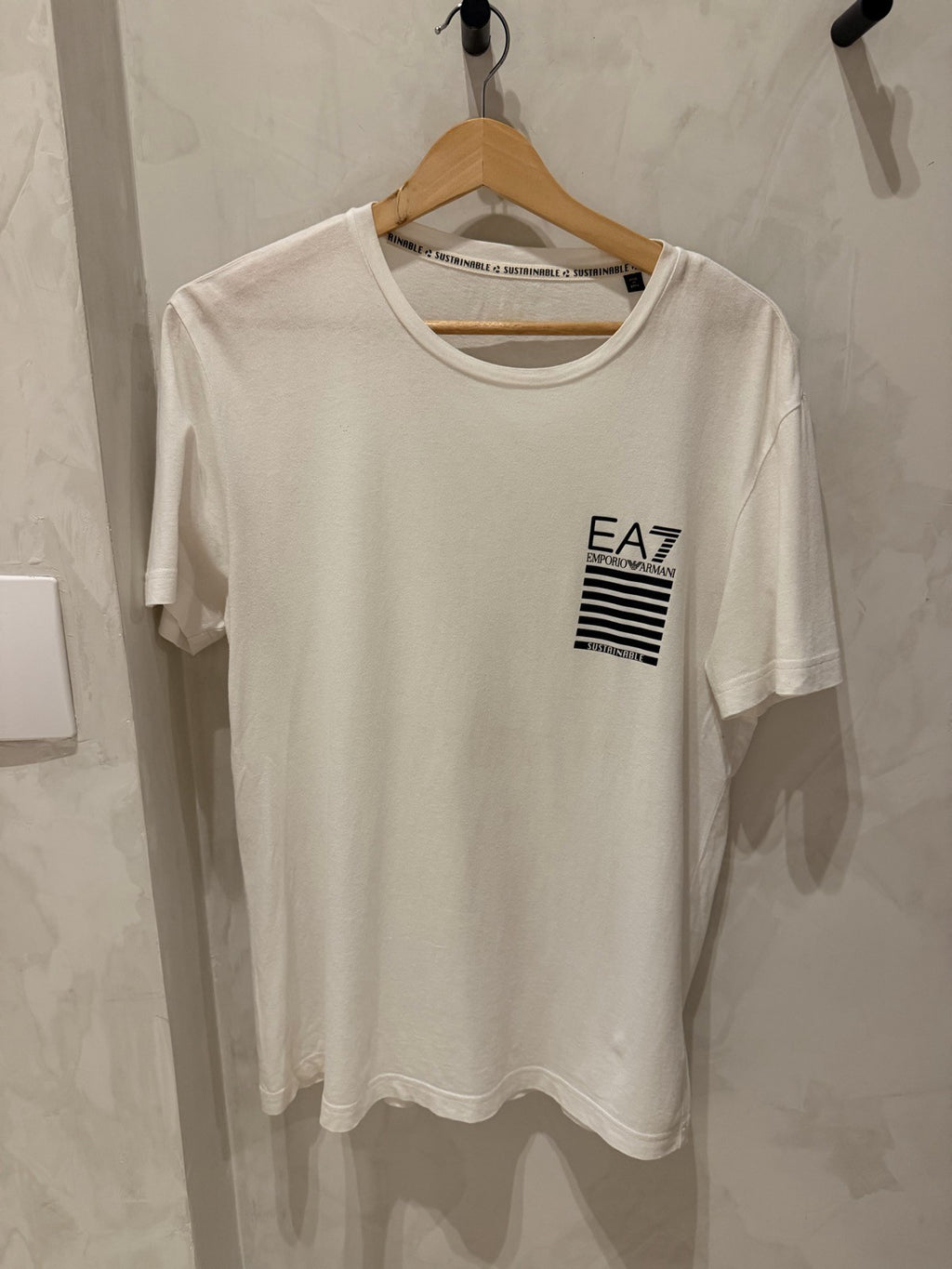 EA7 Branca Logo Listrado
