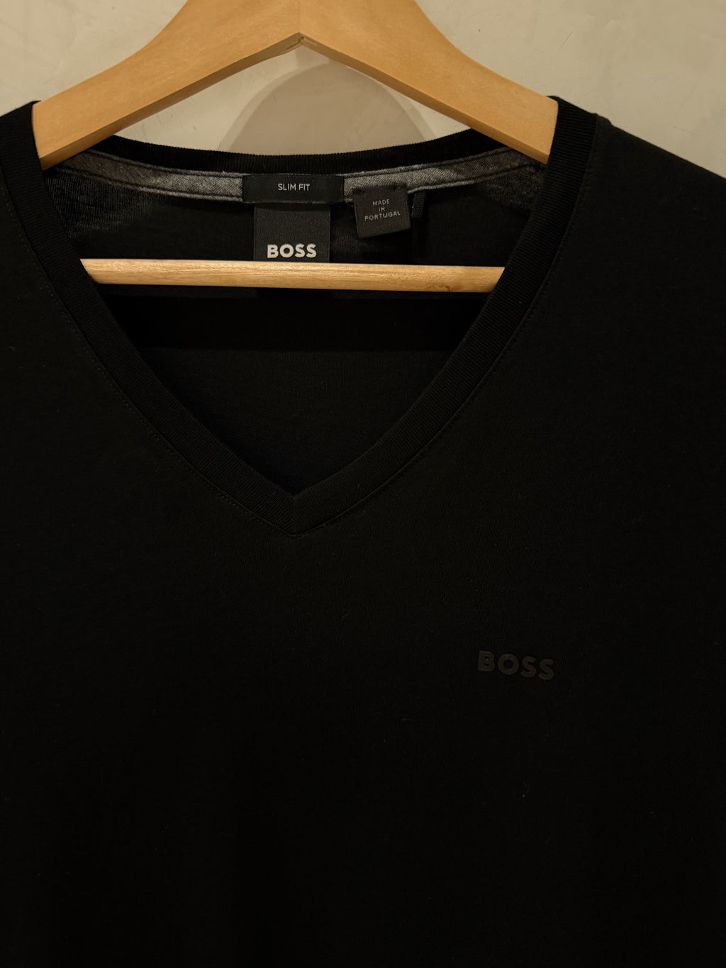BOSS Preta Gola V 2