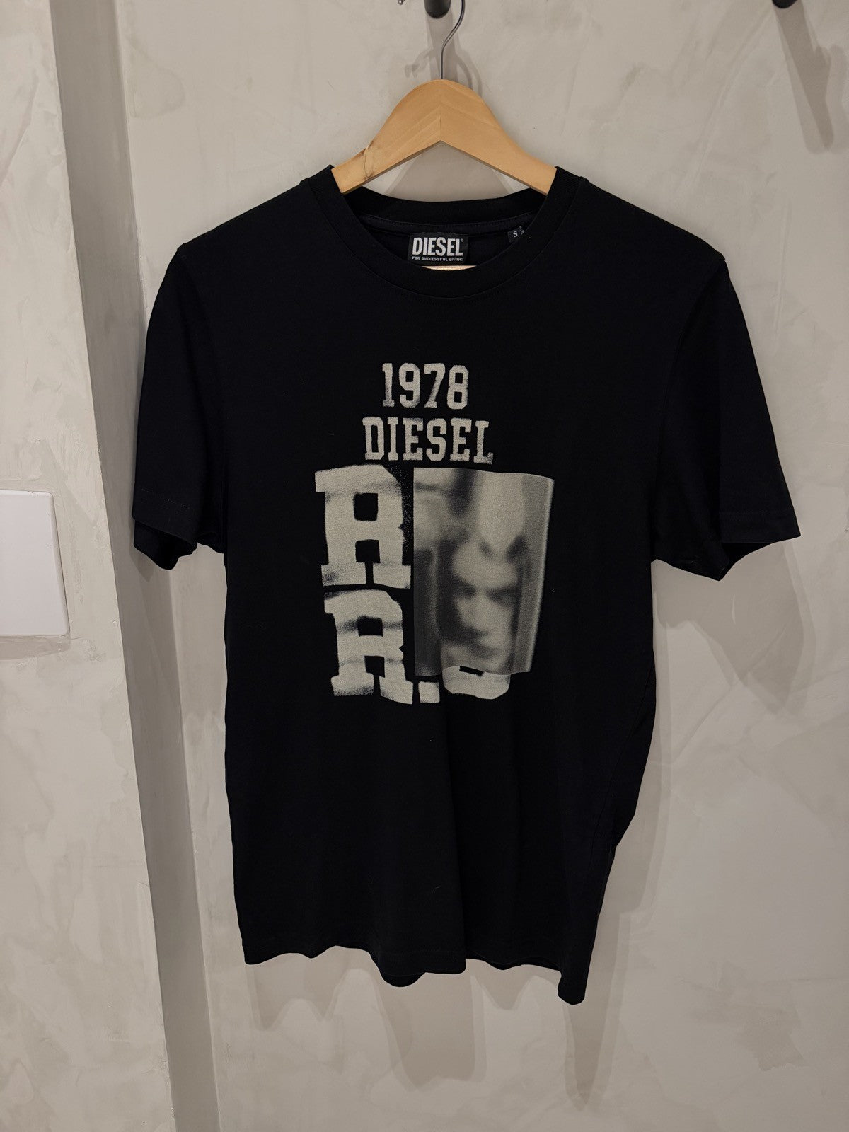 Diesel Preta 1978 Rosto