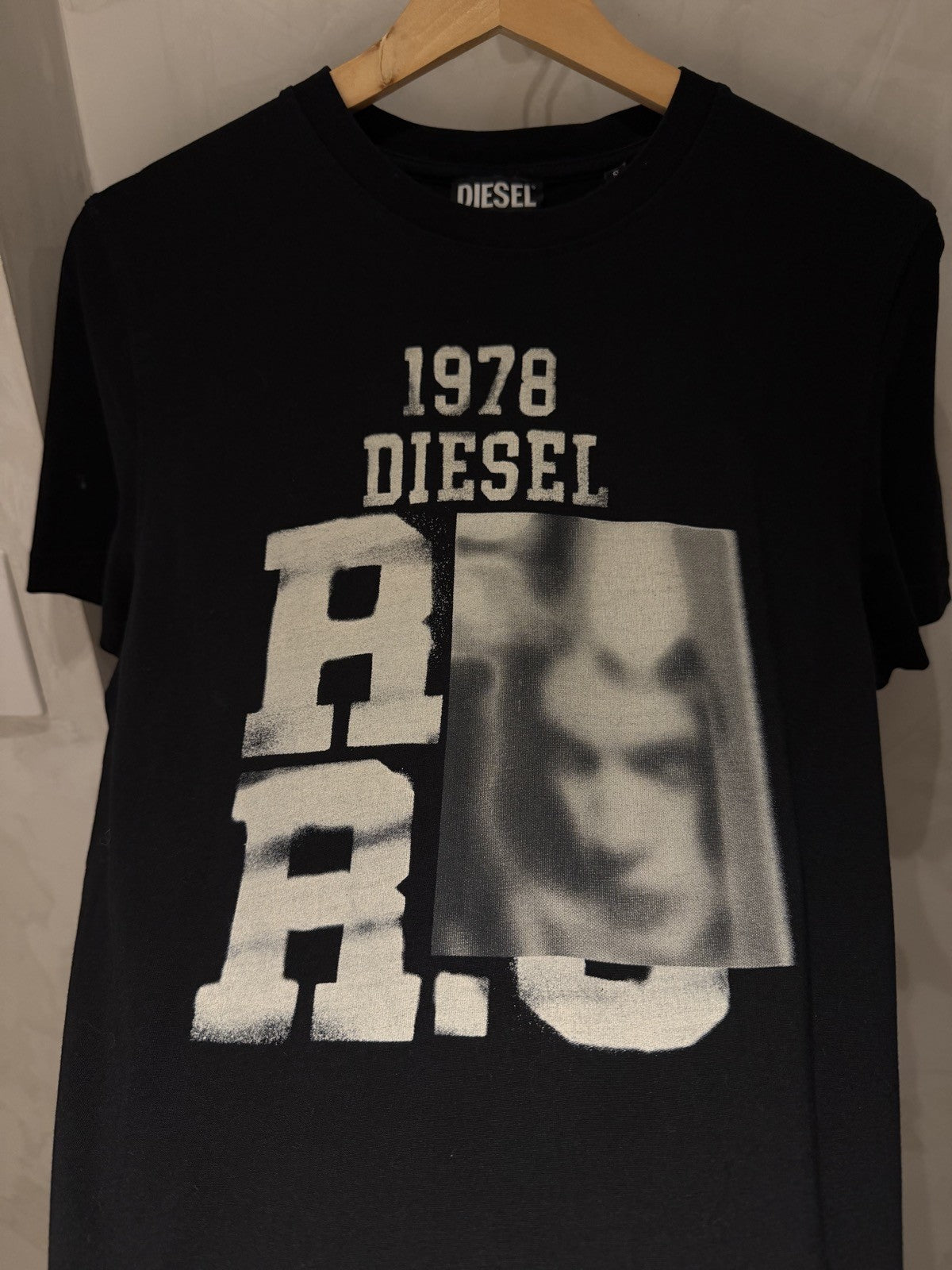 Diesel Preta 1978 Rosto