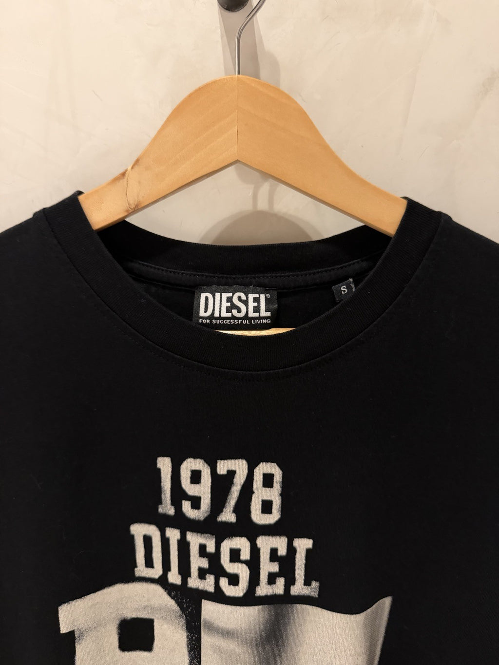 Diesel Preta 1978 Rosto