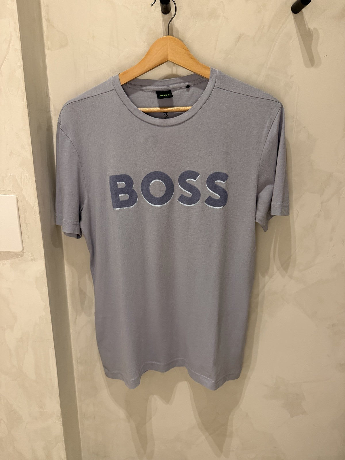BOSS Cinza