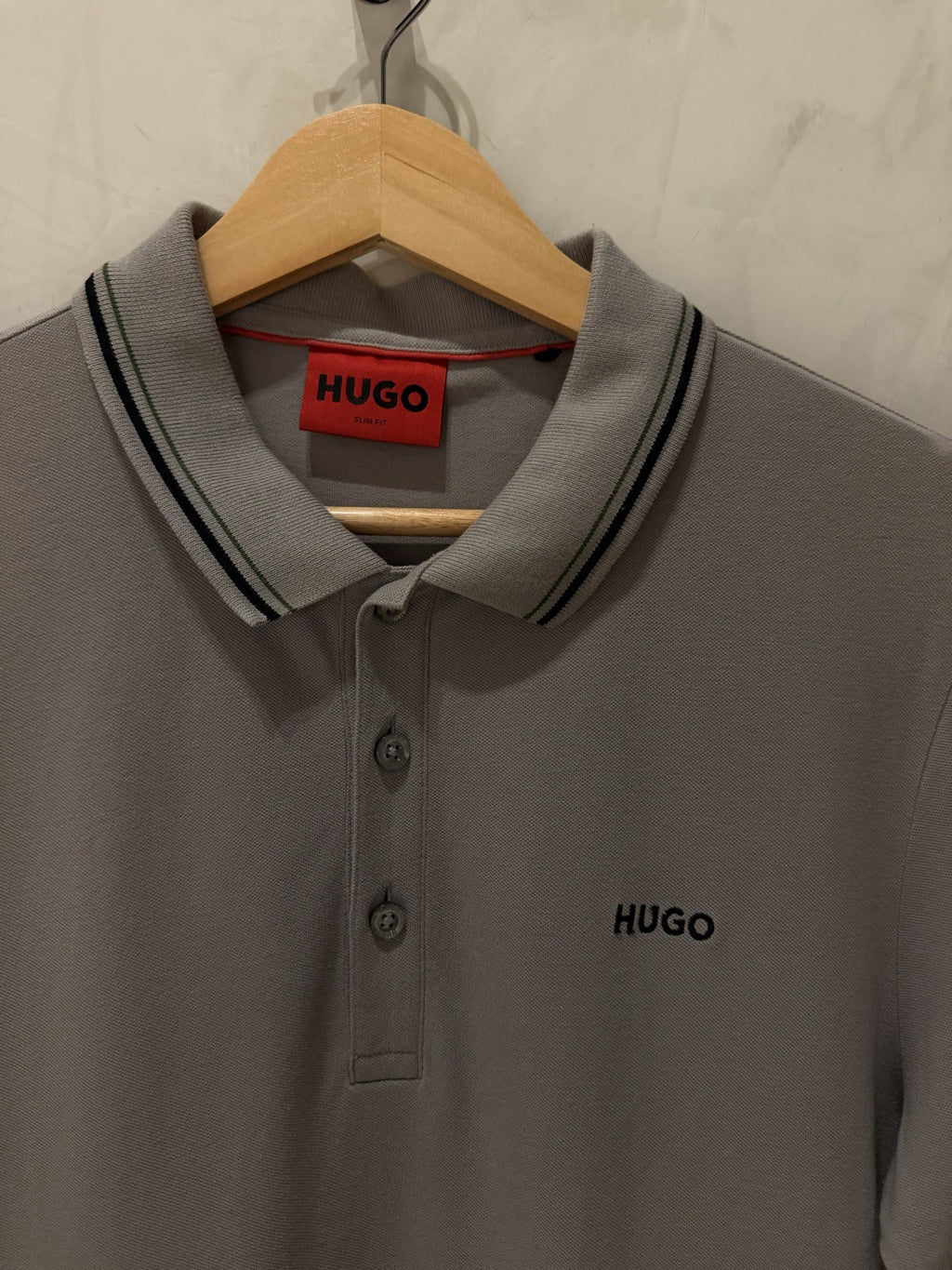 Hugo Polo Cinza