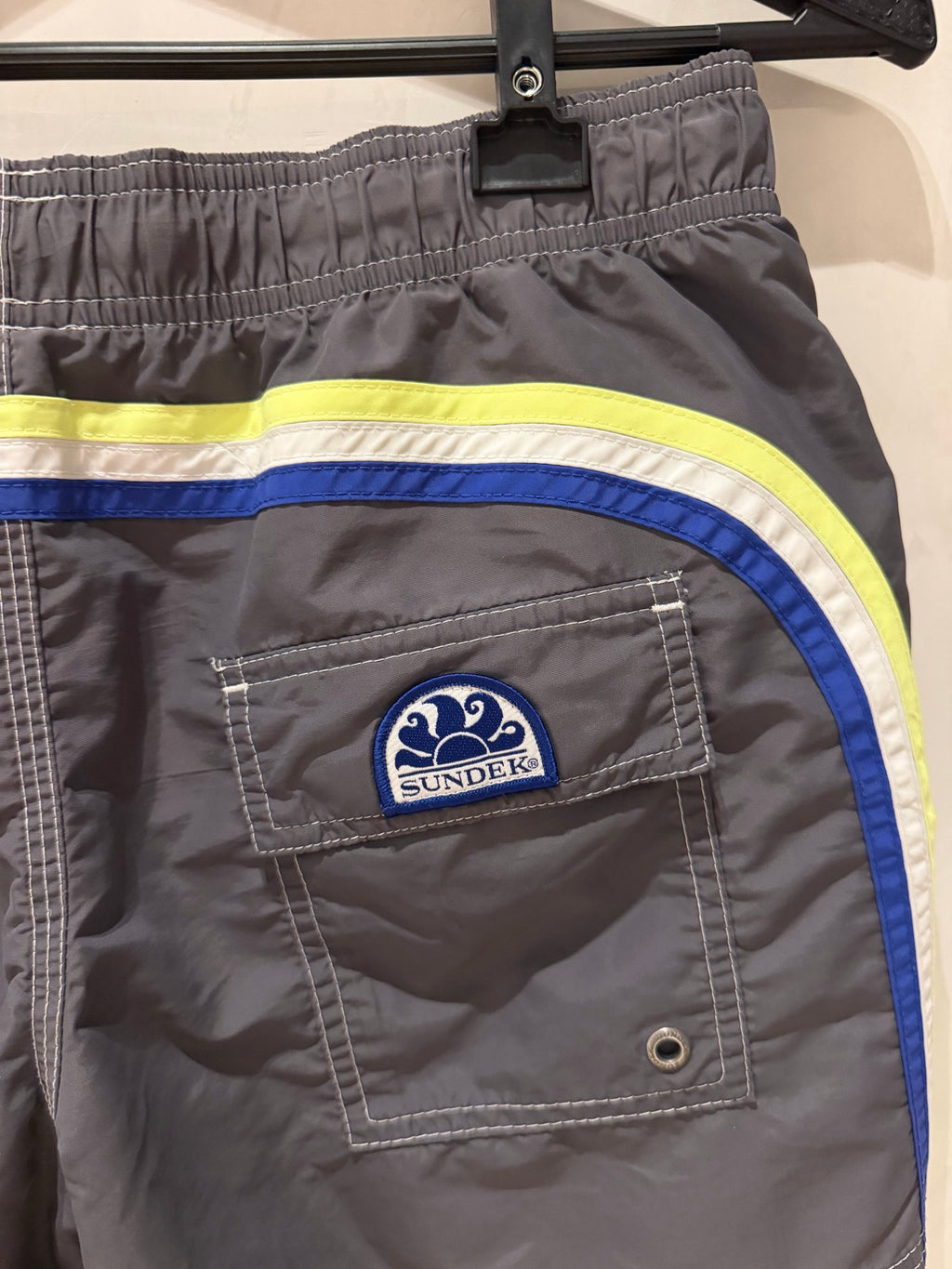 Sundek Cinza - detalhe bolso